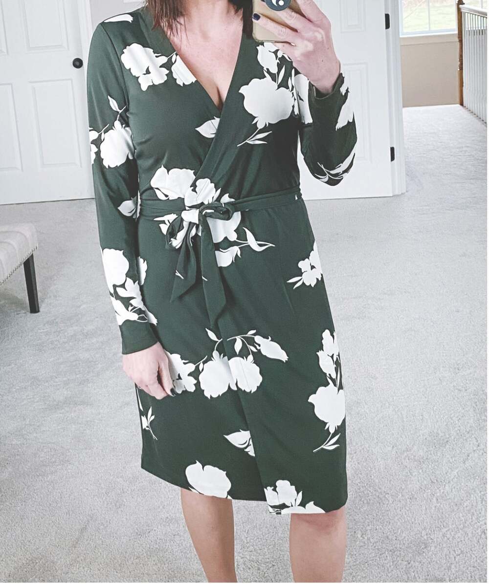 ANN TAYLOR NWT Green & White Floral Wrap Dress // 2 Petite